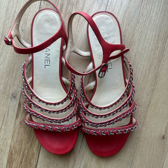 CHANEL Chain Sandals - Picture 3 of 16